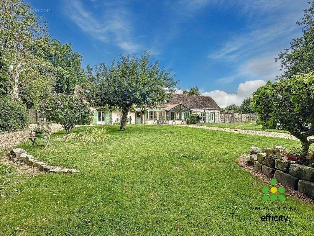 Commerce à BEAUMONT-LES-AUTELS