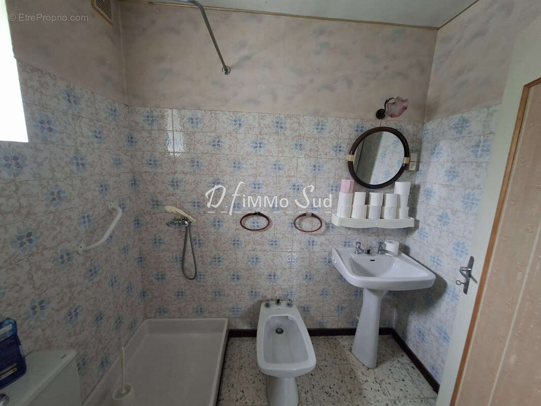 Maison en R+1 avec garage et extérieur - photo 10