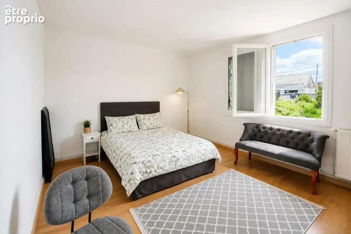 Maison de 4 pièces de 275 m² à Bourges - photo 6