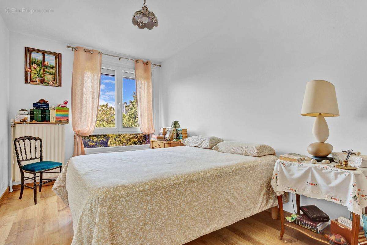 Appartement Crosne 3 pièces de 71.96 m² - Parking - photo 5