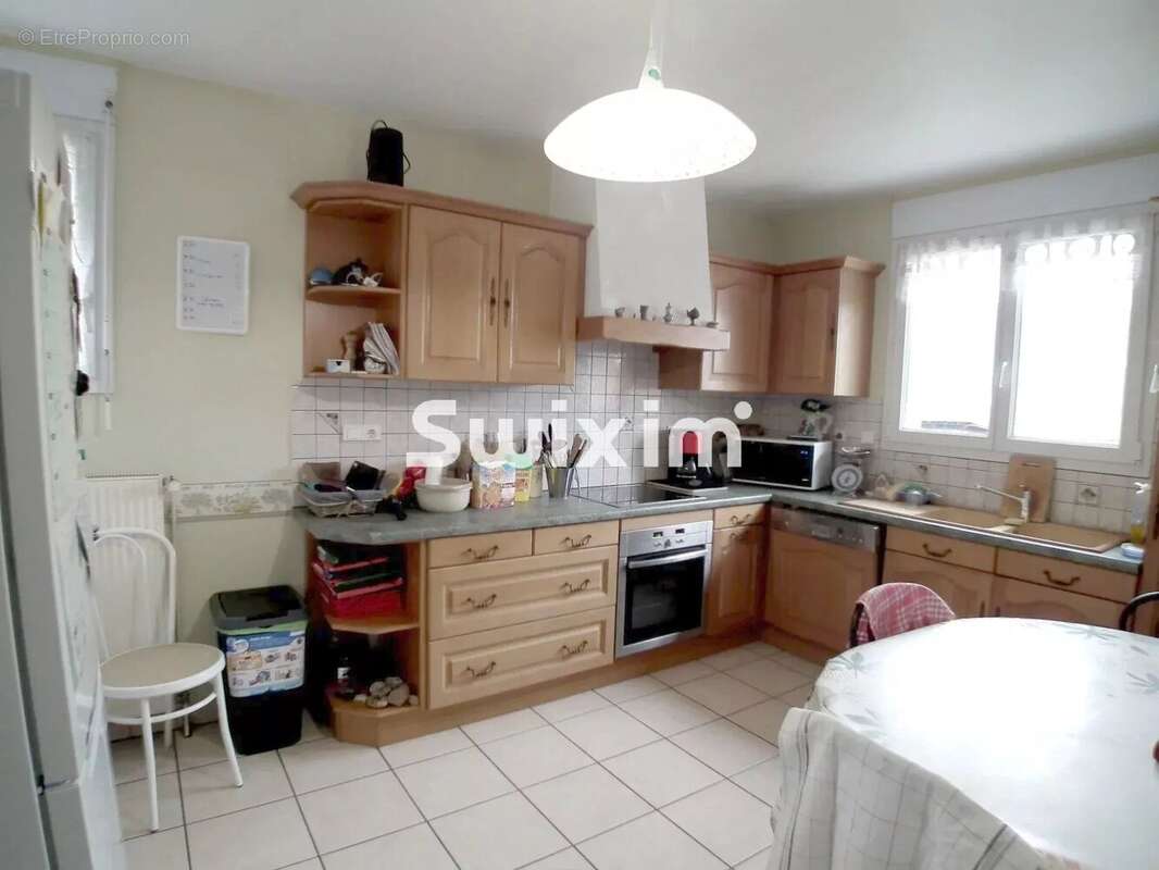 Maison 159 m² à Montmorot  - photo 4