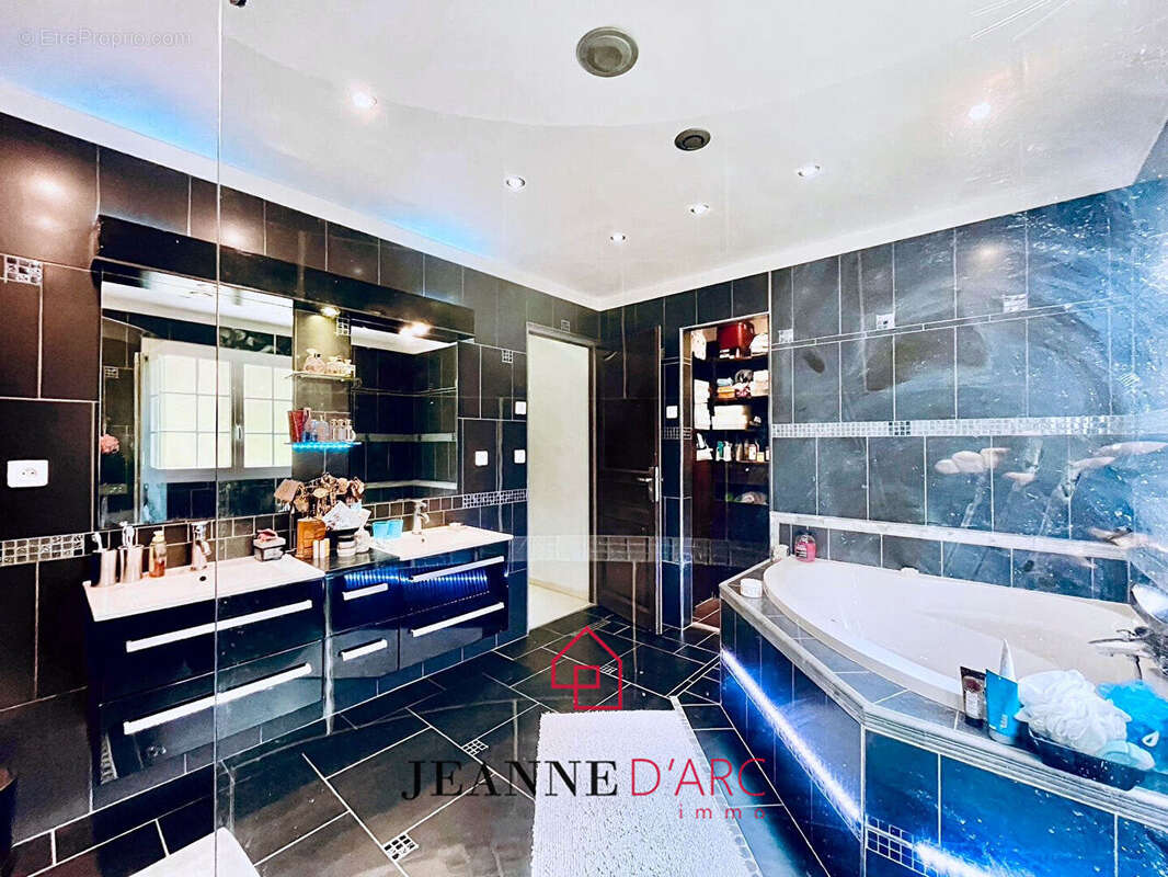 Maison à MOULINEAUX