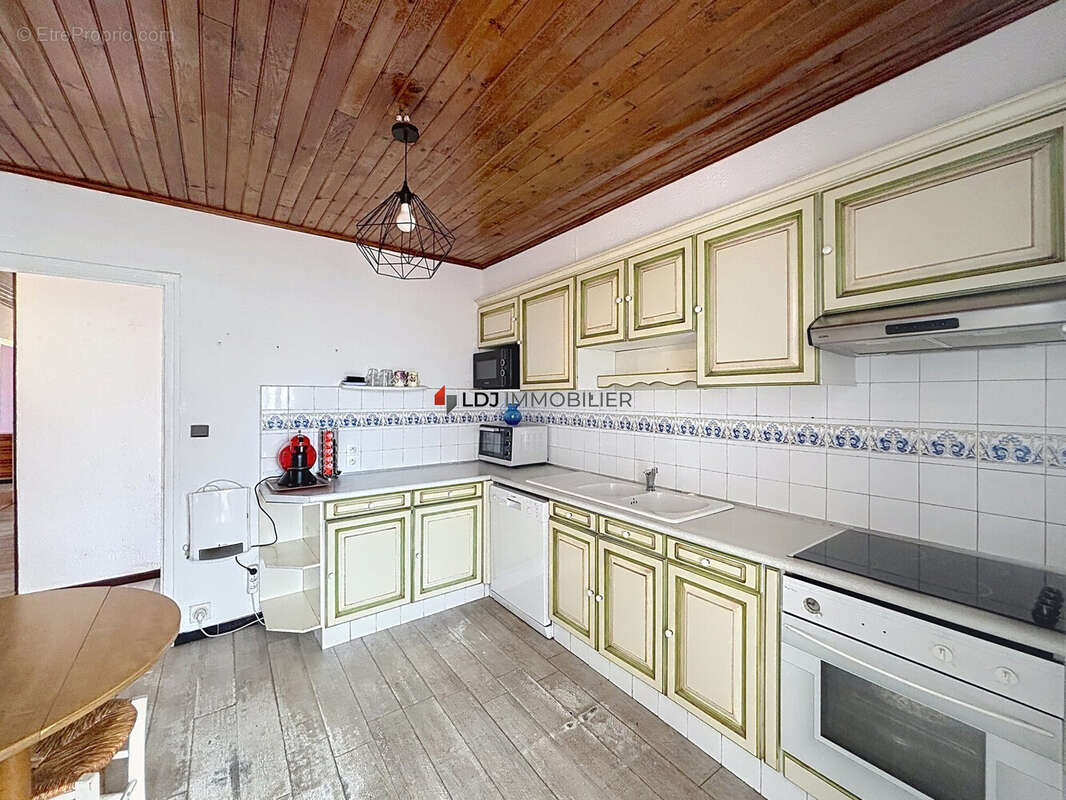 Maison 187 m² à Prades  - photo 7