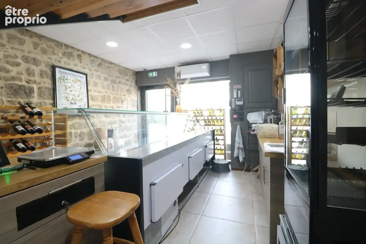 Local Commercial de 125m² au coeur de Soucieu - photo 4