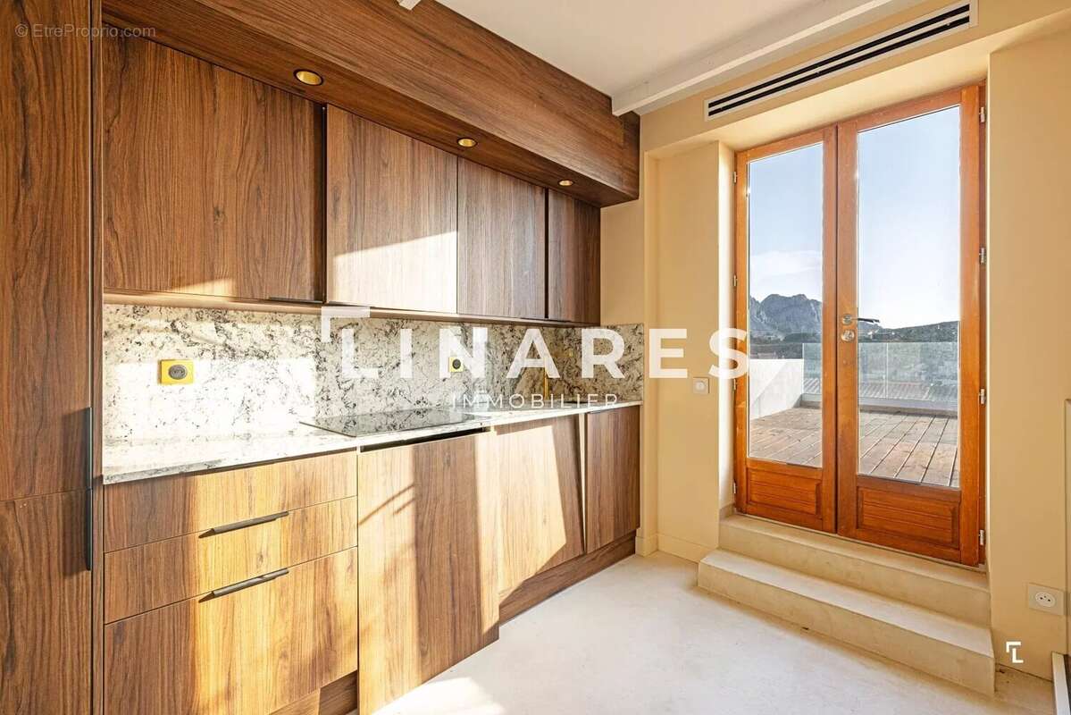 LE NID MARIN - Appartement T4 de 85m2 - Terrasse de 22m2 vue mer -13008 Les GOUDES - photo 3