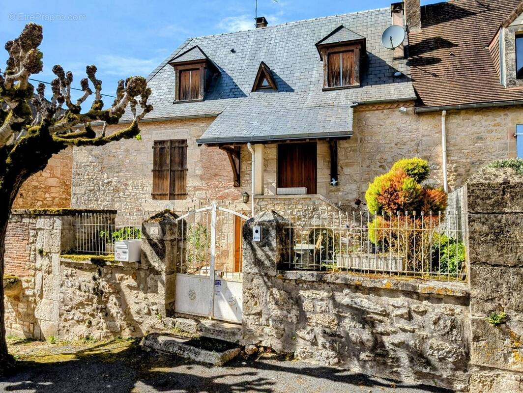 Maison à CHERVEIX-CUBAS