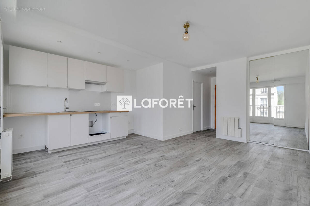 Appartement à PARIS-20E