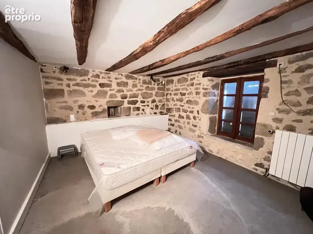 Environs de Figeac: Ensemble de deux maisons en pierre et dépendances avec 20 hectares - photo 8