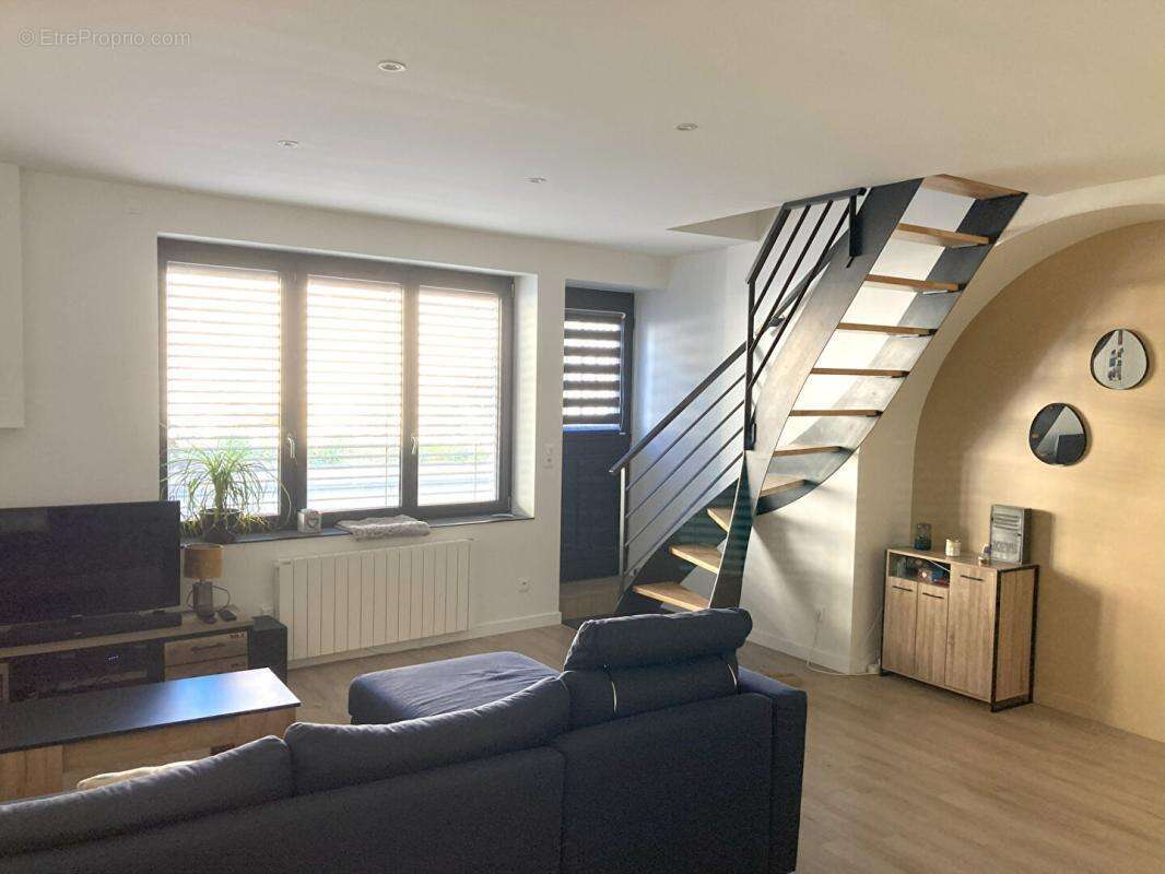 Appartement à LENTILLY