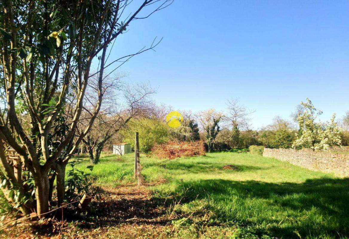 Maison à SAINT-AMAND-MONTROND