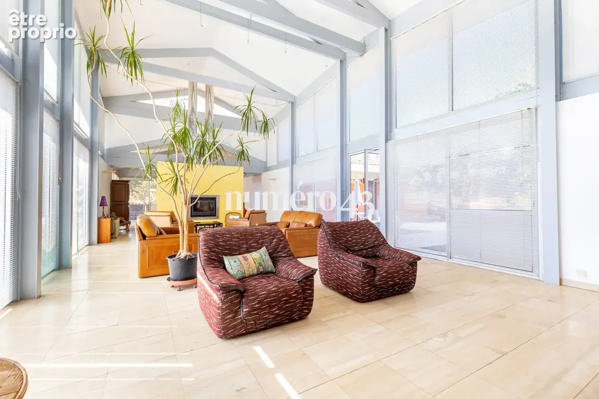 Maison 11 pièces 443 m² à vendre à Beychac-Et-Caillau (33750) - photo 3