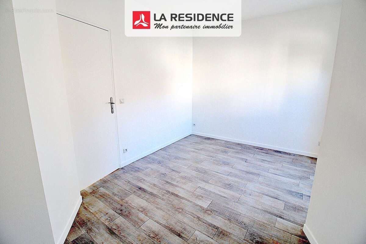 Appartement à VAUX-SUR-SEINE