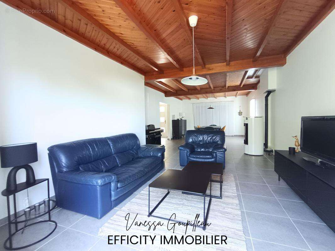 Maison 153 m² à Saint-Hilaire-La-Foret  - photo 5