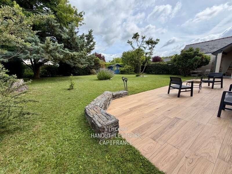 Maison familiale de 146 m² à Tiercé – 5 chambres, jardin sans vis-à-vis, Centre ville et gare à pied - photo 9