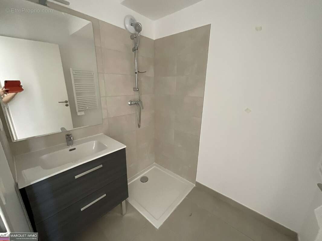 APT T4 offrant 90 m² avec terrasse 18 m² et 6 m² et parking au 6° étage avec ascenseur... - photo 13