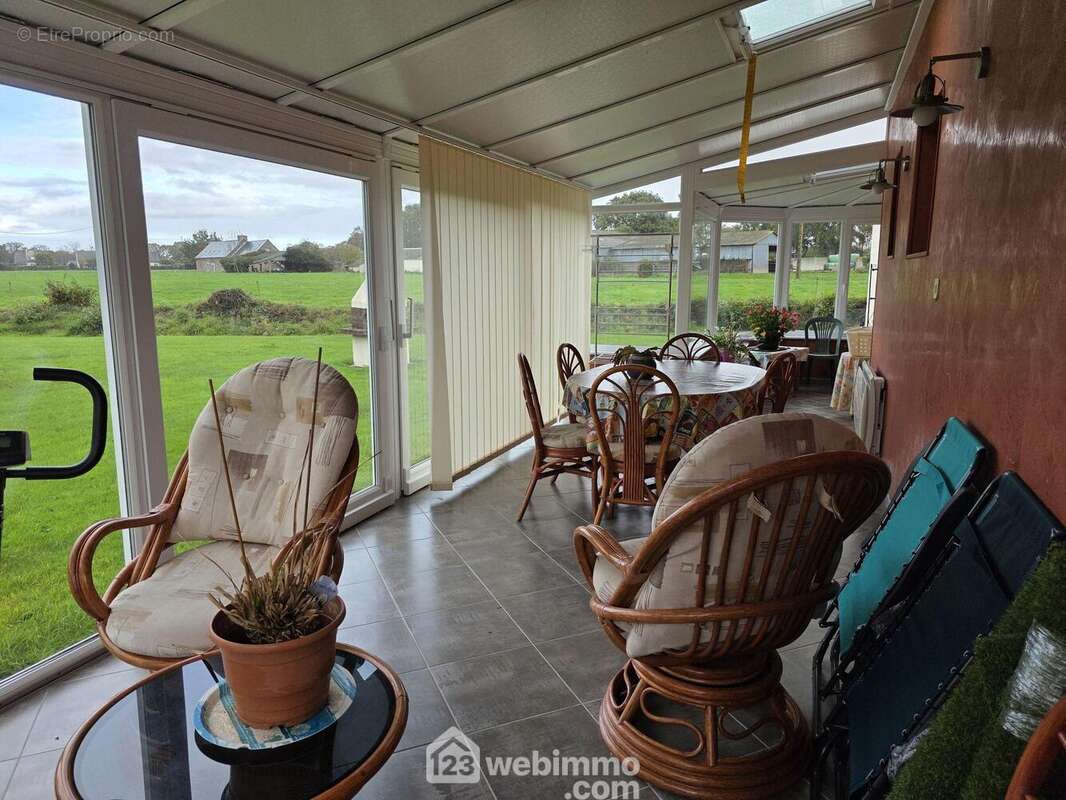 Maison à SAINT-CLET