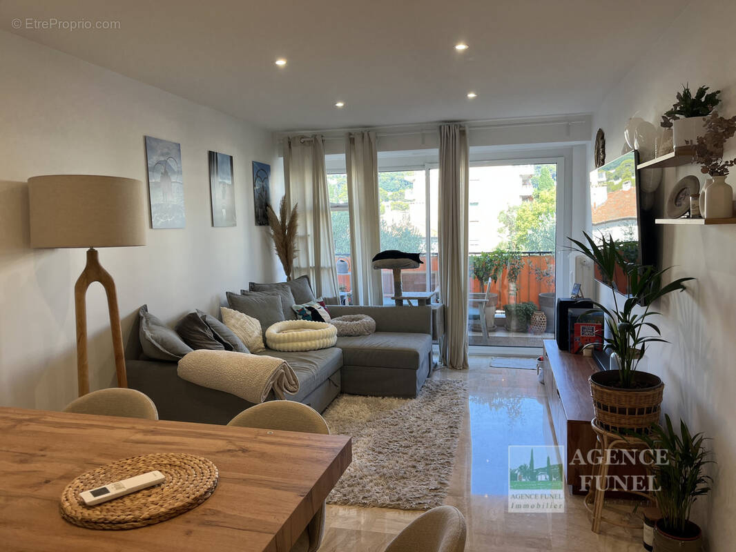 Appartement à LE CANNET