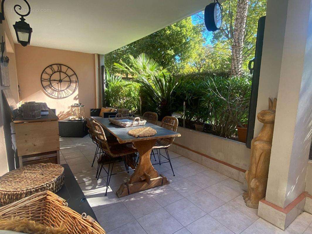 Appartement à SAINT-CYR-SUR-MER