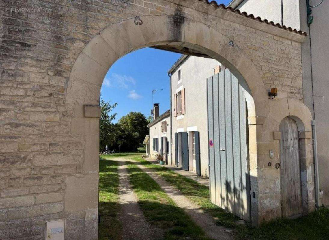 Maison à VILLEFAGNAN
