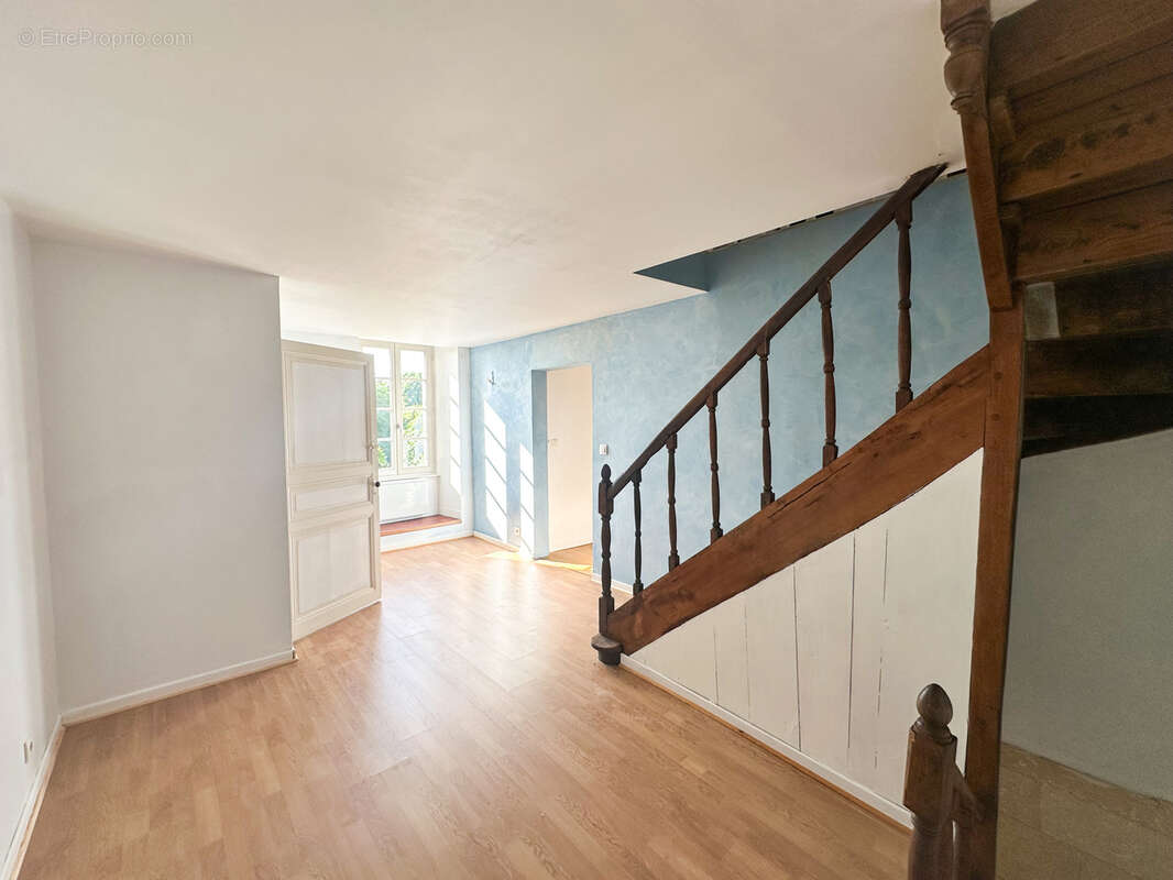 Maison à CHAMPAGNOLLES