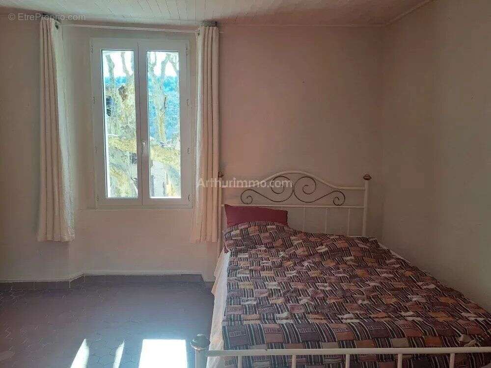 Appartement à SALERNES