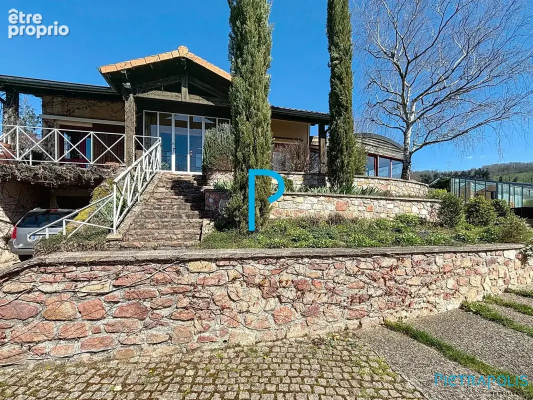Maison 9 pièces 232 m² à vendre à Saint-Victor-Sur-Rhins (42630) - photo 3