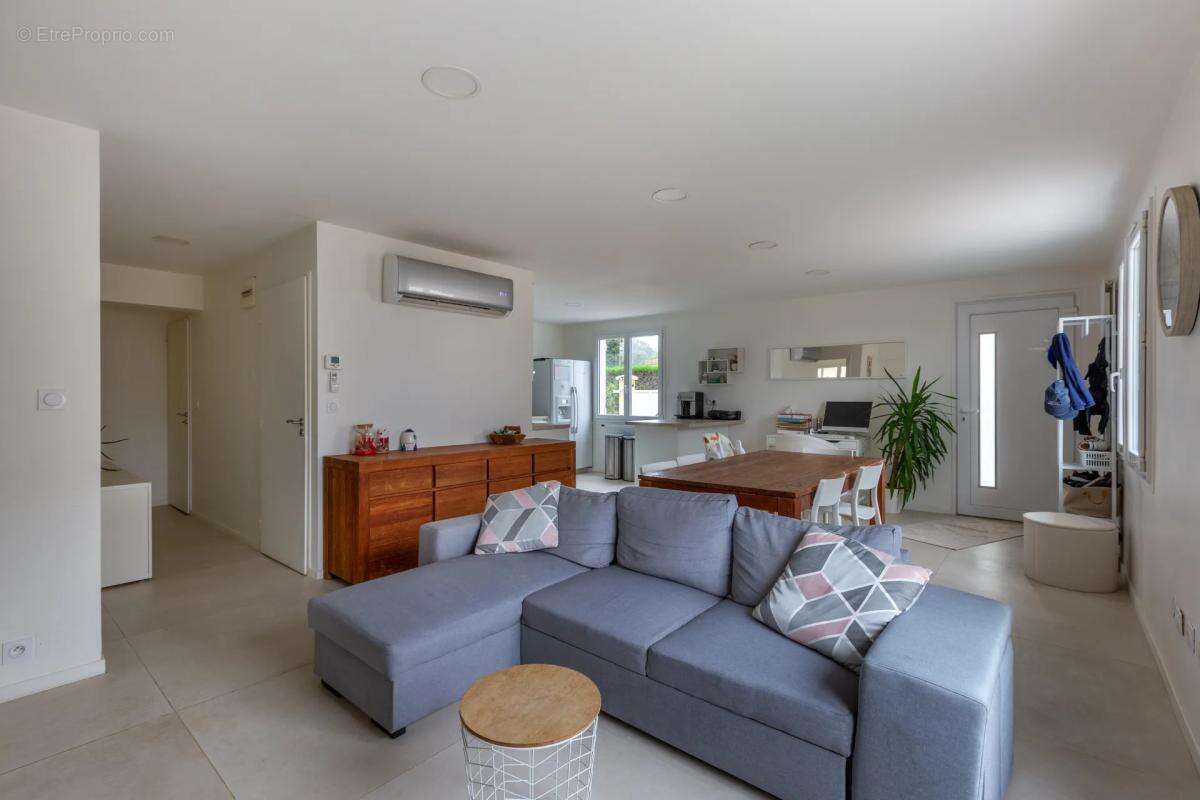 Maison à BOURG-SAINT-CHRISTOPHE