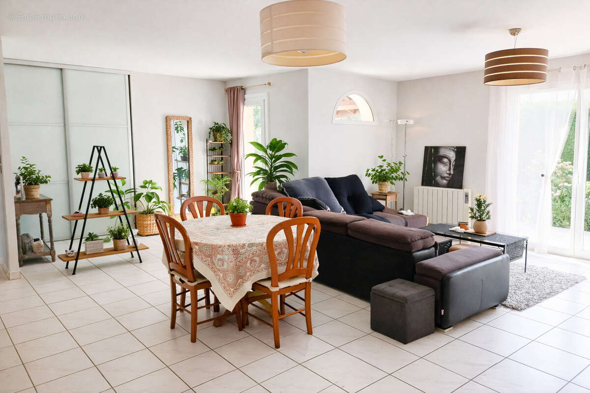 Maison à SAINT-CLAIR-DU-RHONE