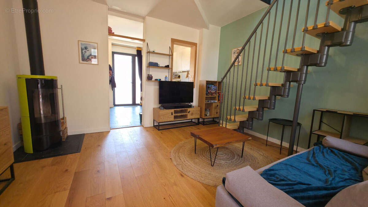 Charmante petite maison rénovée d'environ 50m² avec jardin et stationnement secteur Pont de Paille à Trignac - photo 6