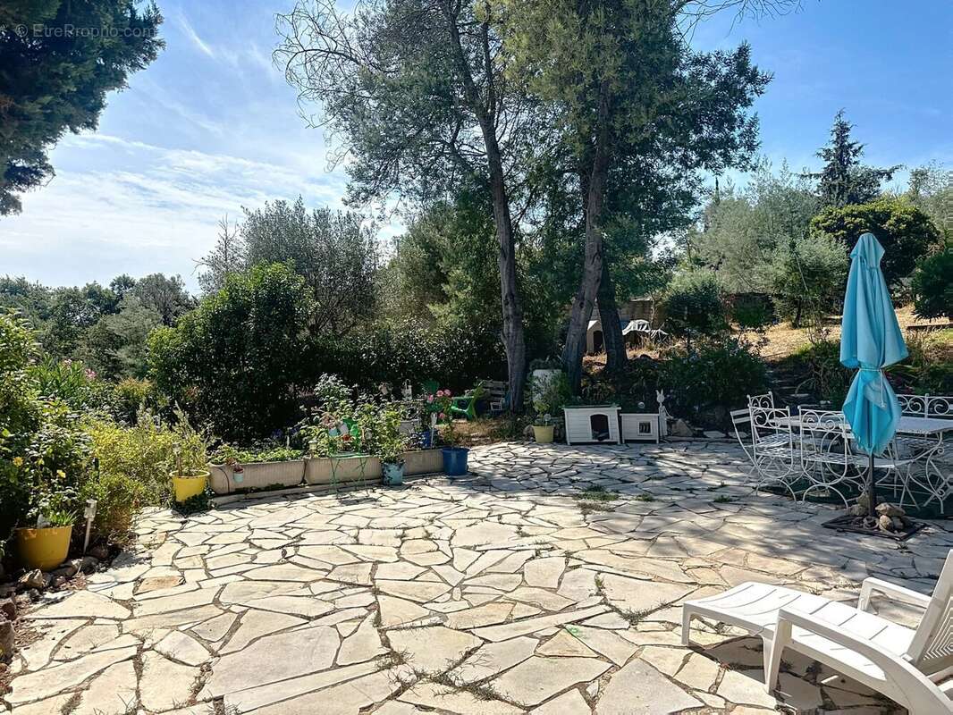 Appartement à MANDELIEU-LA-NAPOULE