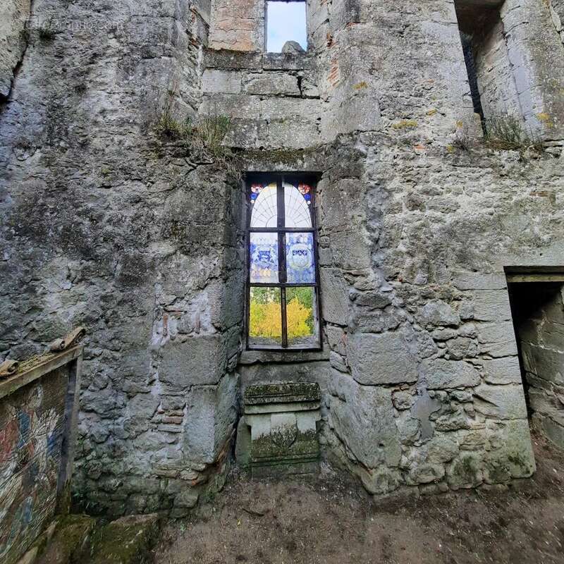 Ruines d'un château du 13ème siècle au cœur d'une bastide - photo 2