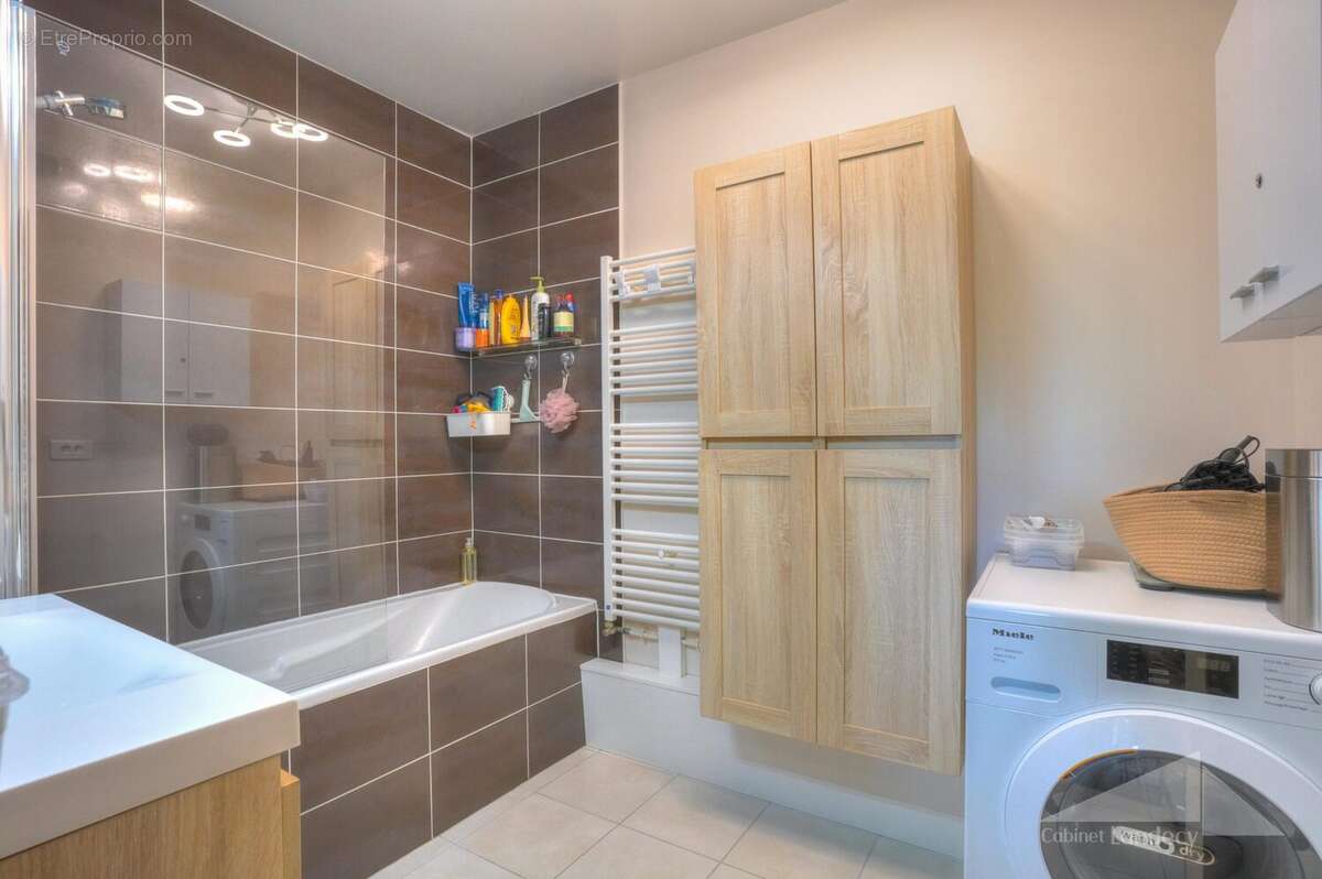 Appartement à SAINT-GENIS-POUILLY