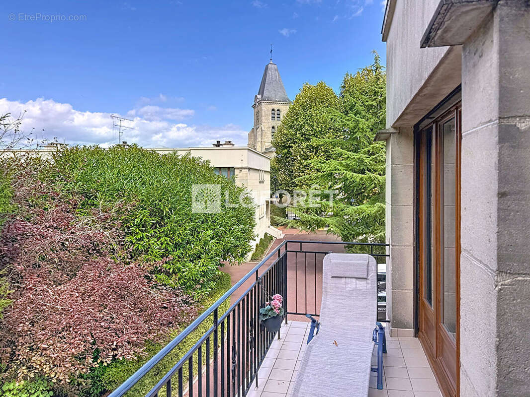 Appartement à SAINT-NOM-LA-BRETECHE