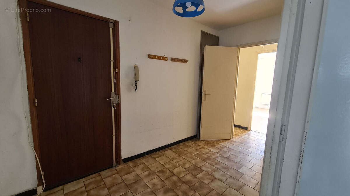 Sète, appartement T3 DE 73 M², Terrasse, cellier, Possibilité d'achat d'un garage en supplément. - photo 4