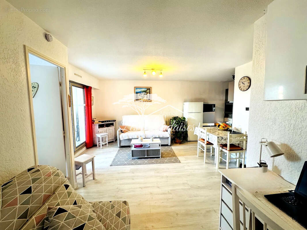 Appartement à LA LONDE-LES-MAURES