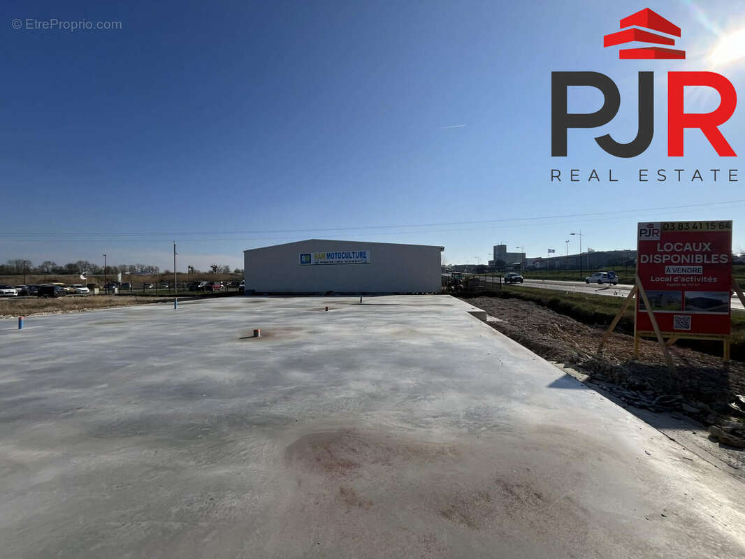 Commerce à VILLE-EN-VERMOIS