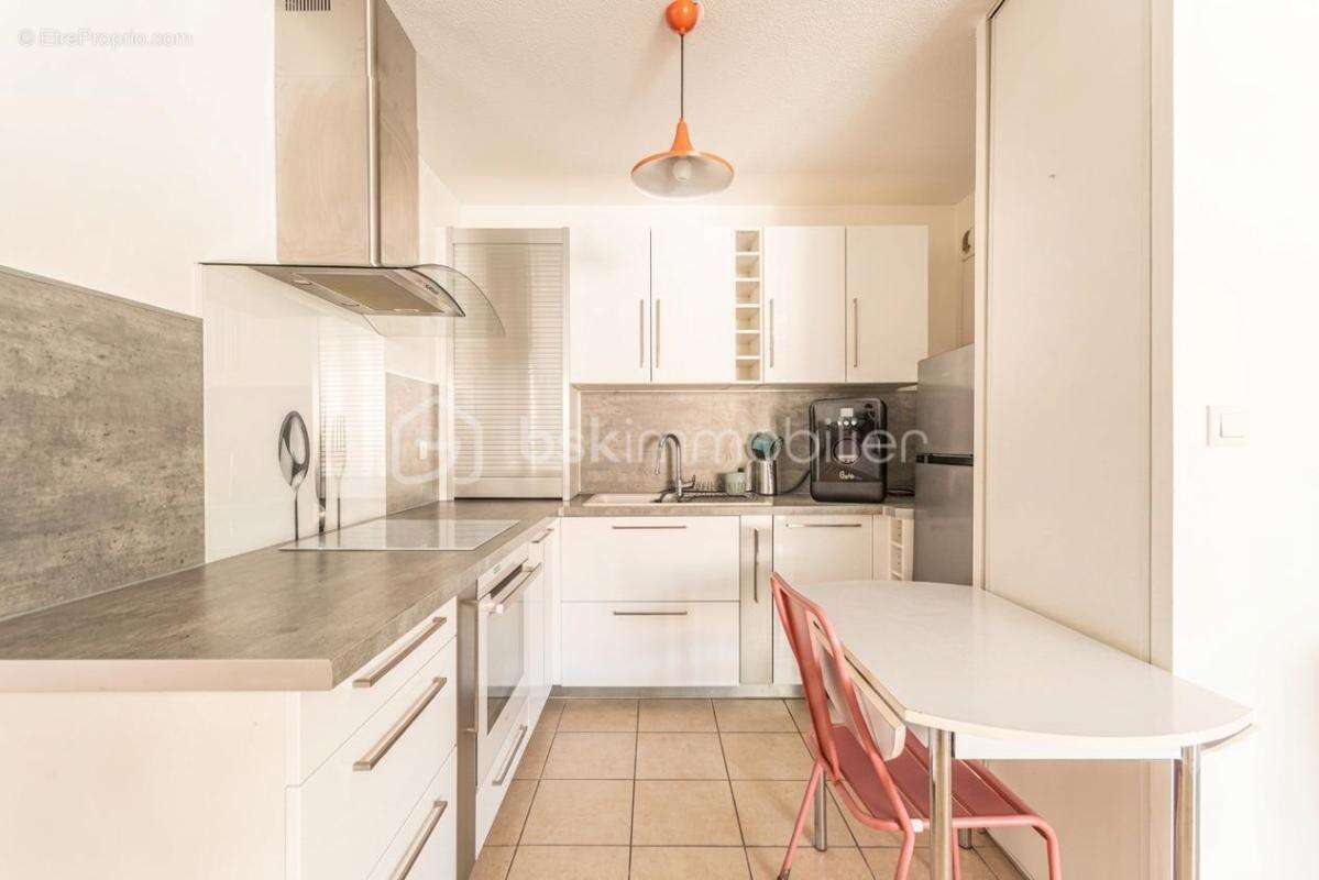 *** en exclusivité *** grand t2 avec terrasse et cave *** résidence de 2006 *** - photo 8