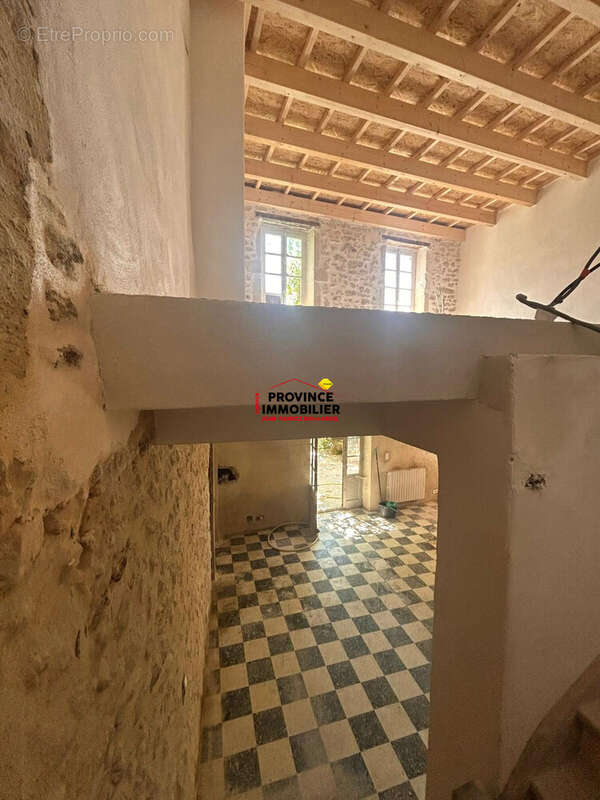 Maison 404 m² à Chantemerle-Les-Grignan  - photo 9