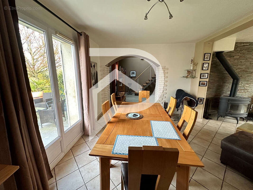 Maison à JUILLY