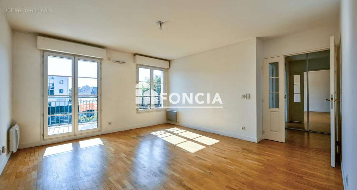 Appartement à SAINT-CYR-L'ECOLE