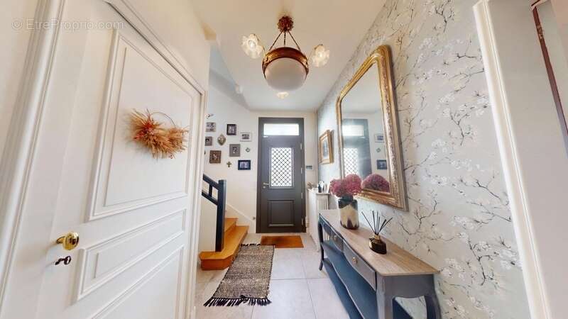 Maison à SAINT-CYR-SUR-LOIRE