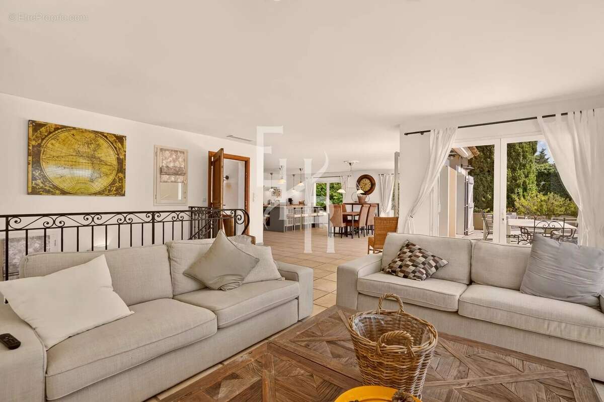 Maison à MOUGINS