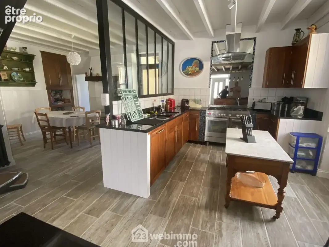 cuisine ouverte et espace repas