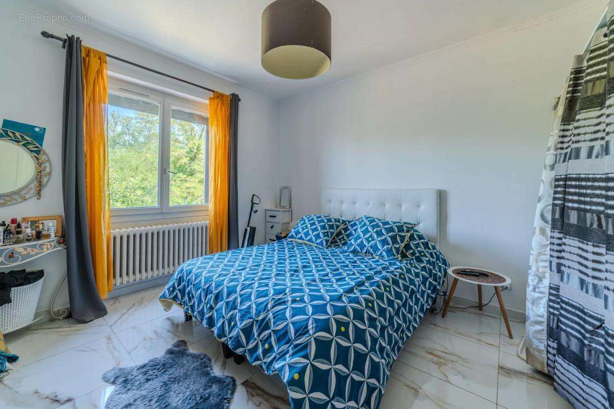 69400 - ARNAS - Maison familiale de 133 m² avec terrain - photo 5