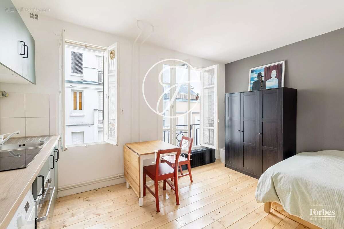 Appartement à PARIS-18E