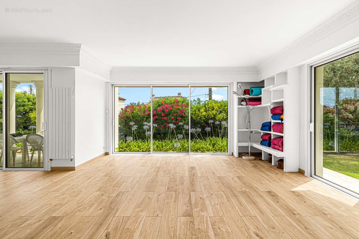 NICE NORD COLLINE - 3/4 PIECES dans VILLA - 117 m2 - Terrasse - Jardin- Garage - 689 000 € - photo 8