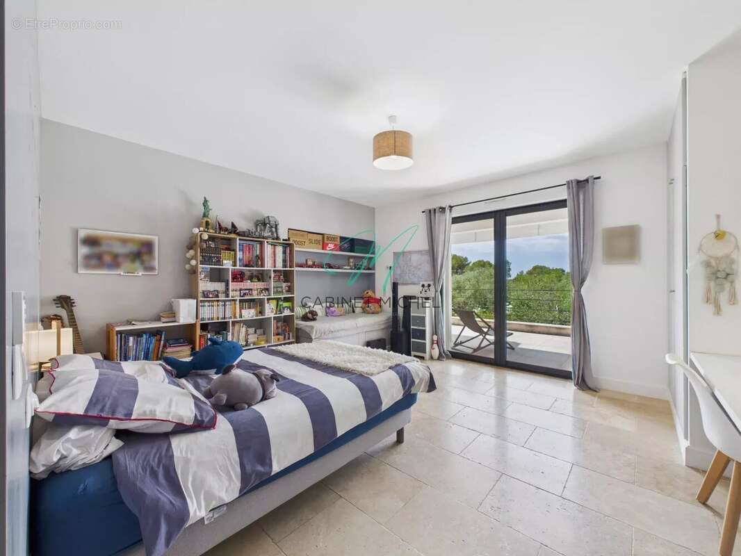 Maison à ROQUEFORT-LES-PINS