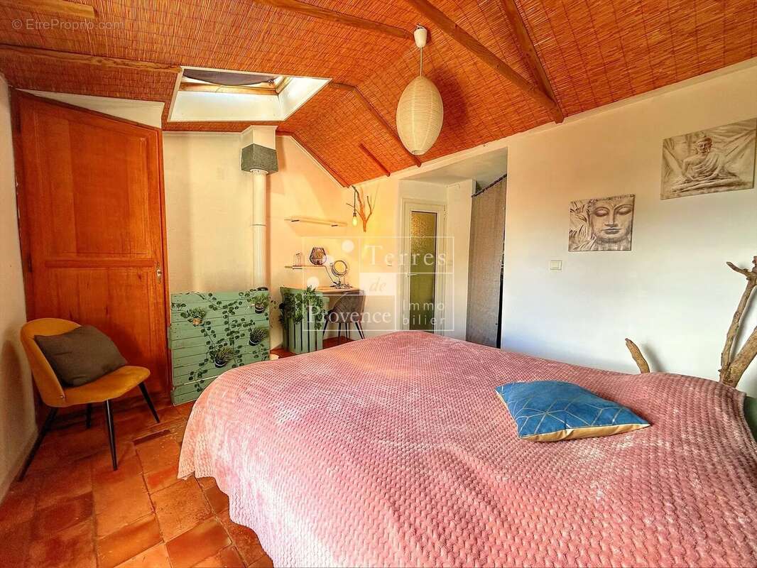 Maison à FOX-AMPHOUX