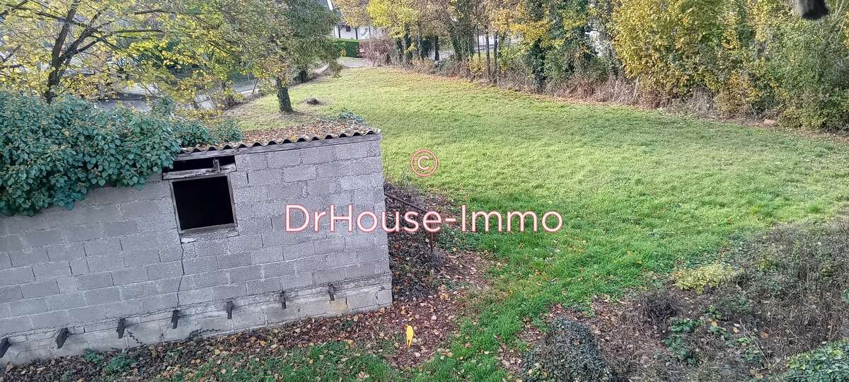 Terrain à NEUILLE-PONT-PIERRE