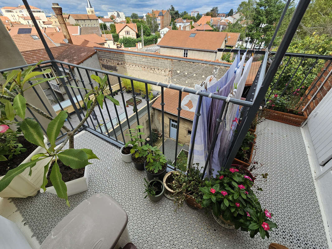 Appartement à LE COTEAU